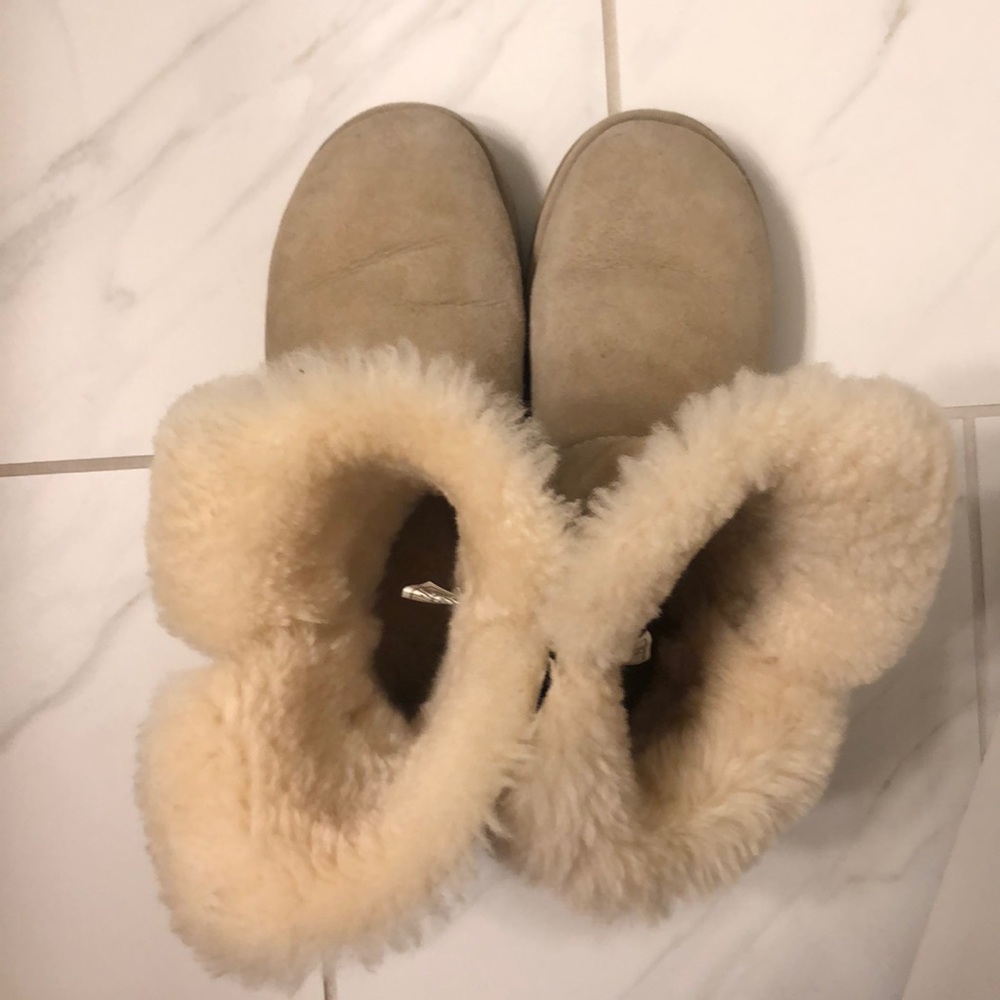 Ugg Bailey Button - image 4